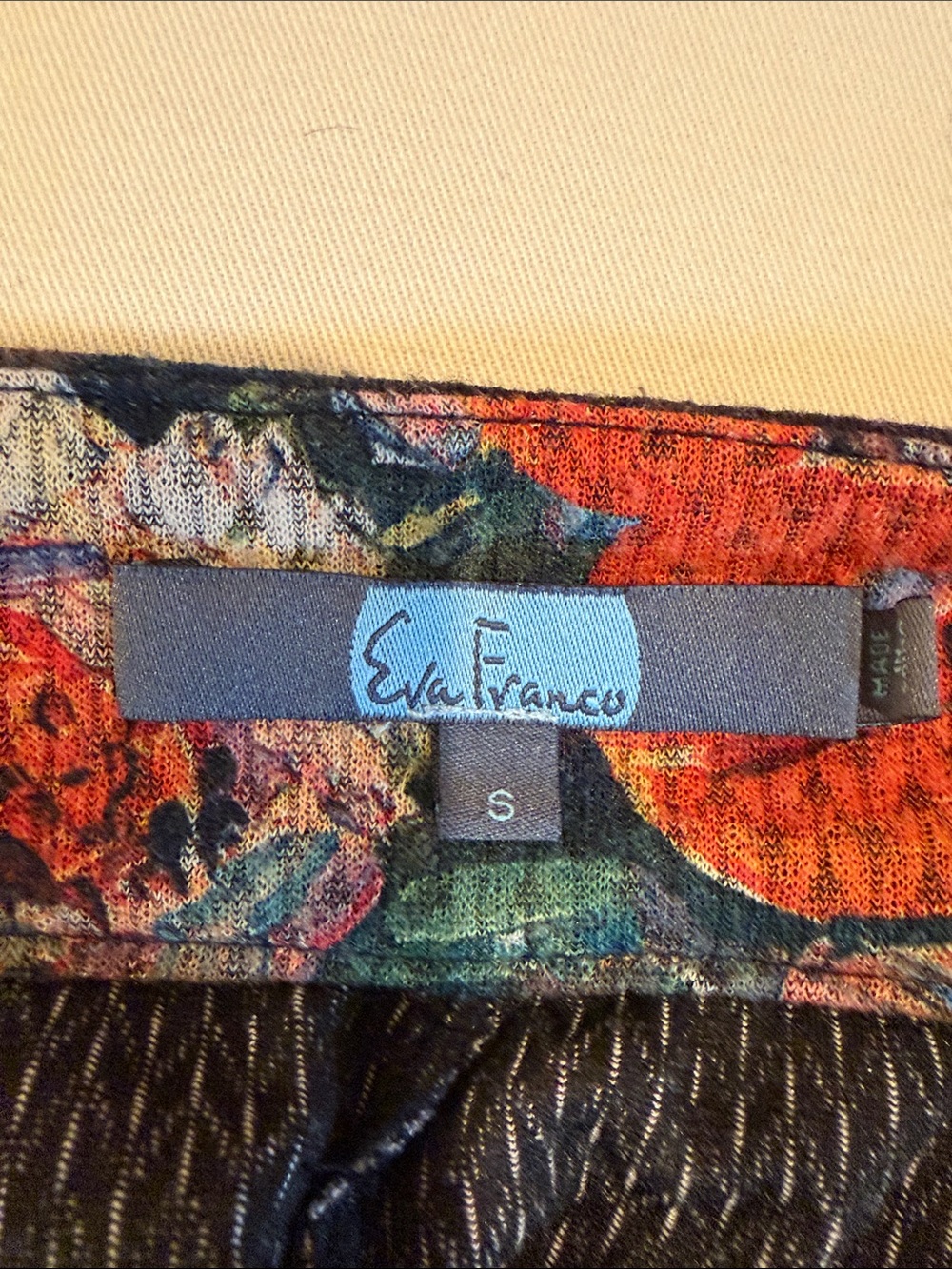 Dark Floral Knit Pants - Picture 4 of 4